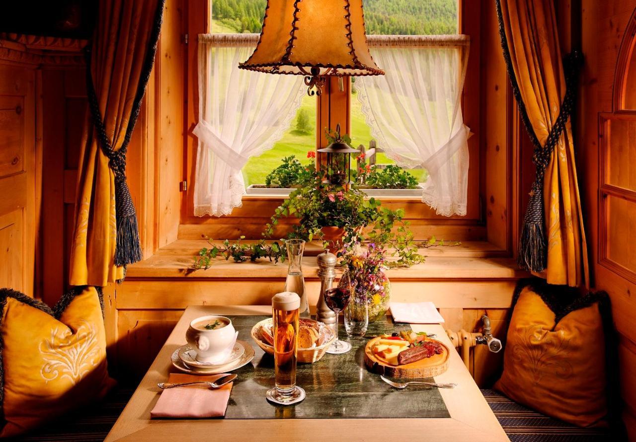 Schlosshotel Chaste Тарасп Экстерьер фото